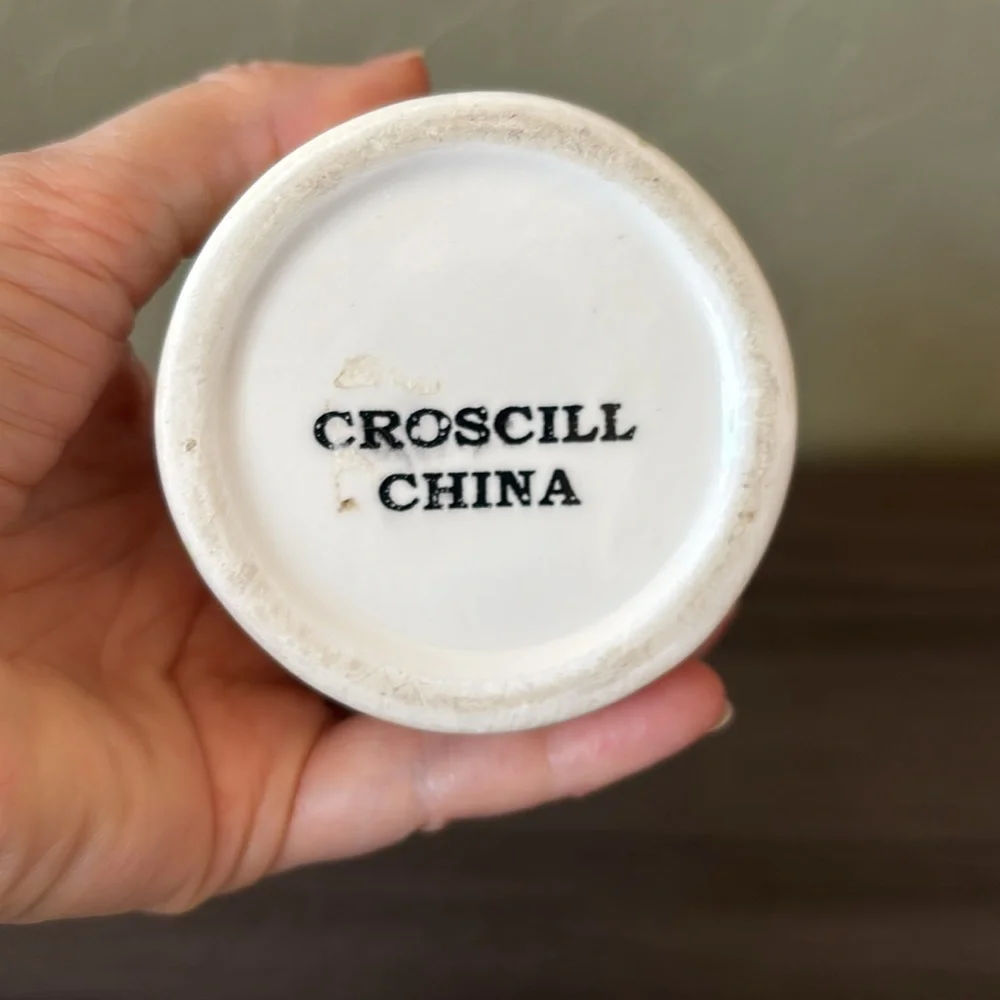 Croscill Floral Tulip Bud Bathroom Cup and Soap‎ Dish Ceramic Set